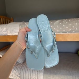 NEVER WORN UO BUCKLED SANDAL